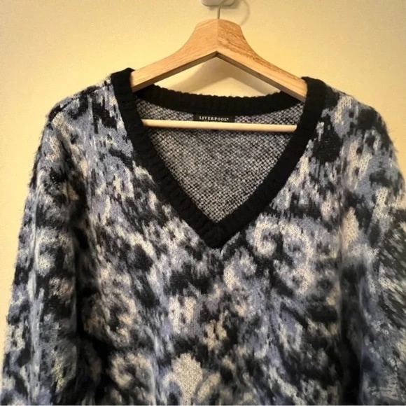 Liverpool XL Fuzzy Abstract V-neck Sweater - Picture 3 of 6